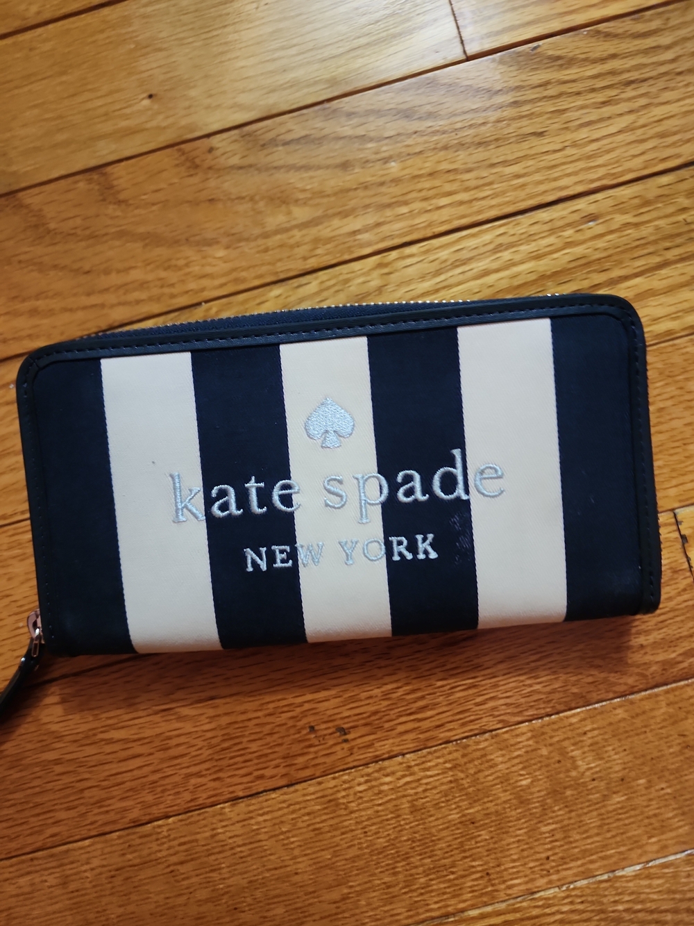 kate spade New York Ella Even Striped Jacqured Navy & Cream Striped Zip Wallet